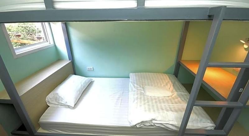 Good Day Hostel Бангкок Экстерьер фото