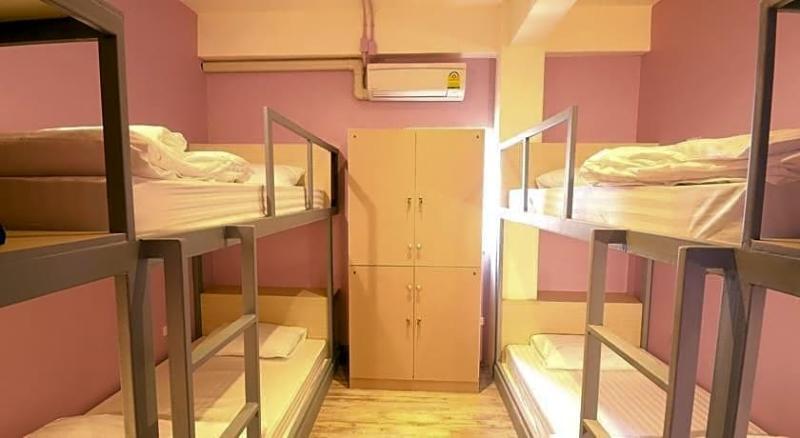 Good Day Hostel Бангкок Экстерьер фото